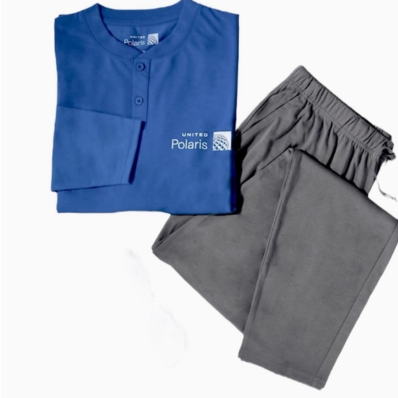 COPY - NWOT United Airlines Polaris Business Class 2-piece pajamas with bag Siz… - Picture 1 of 9